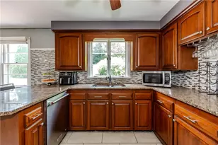7 Oakcrest Dr, North Providence, RI 02904 - Photo 10