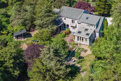 517 Lake Road, Tiverton, RI 02878 - Photo 12