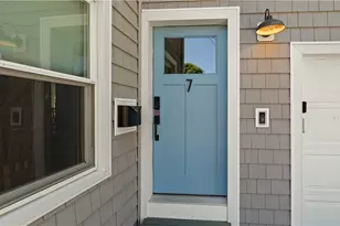 7 Walnut St, Narragansett, RI 02882 - Photo 4