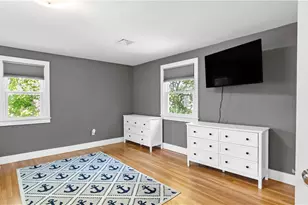 7 Walnut St, Narragansett, RI 02882 - Photo 24