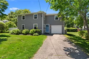 7 Walnut St, Narragansett, RI 02882 - Photo 2