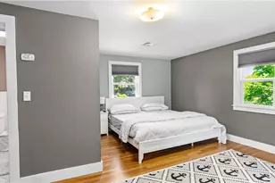 7 Walnut St, Narragansett, RI 02882 - Photo 20