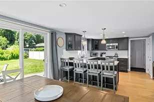 7 Walnut St, Narragansett, RI 02882 - Photo 12