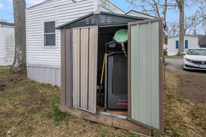 719 Forest Park, Middletown, RI 02842 - Photo 10