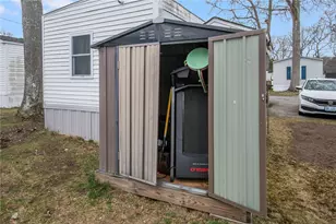 719 Forest Prk, Middletown, RI 02842 - Photo 10