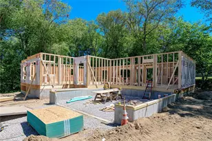 5 Robin Hollow Ln, Westerly, RI 02891 - Photo 2