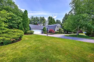 15 Sylvia Ln, Lincoln, RI 02865 - Photo 4