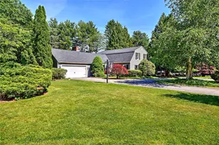 15 Sylvia Ln, Lincoln, RI 02865 - Photo 2