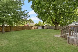 100 Penguin Ave, Warwick, RI 02818 - Photo 32