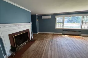 11 Terrace Dr, Bristol, RI 02809 - Photo 2
