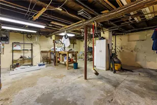 112 Owen Ave, Pawtucket, RI 02860 - Photo 28