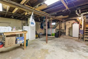 112 Owen Ave, Pawtucket, RI 02860 - Photo 28