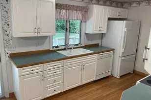 196 E Narragansett Ave, South Kingstown, RI 02879 - Photo 4