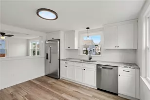 125 Olympia Ave, Pawtucket, RI 02861 - Photo 2