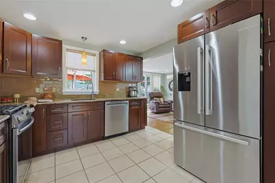 80 Circuit Drive, East Providence, RI 02915 - Photo 4