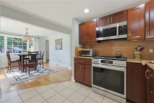 80 Circuit Dr, East Providence, RI 02915 - Photo 6