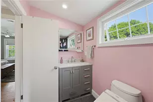 80 Circuit Dr, East Providence, RI 02915 - Photo 36