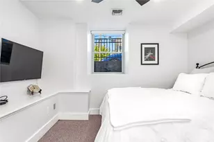 426 Spring St, Newport, RI 02840 - Photo 20