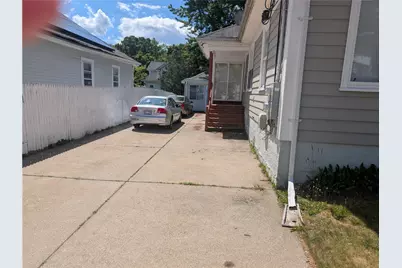 40 Fairview Avenue, Pawtucket, RI 02860 - Photo 2