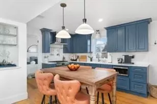 17 Willow St, Newport, RI 02840 - Photo 8
