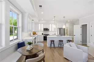 67 Queen St, East Greenwich, RI 02818 - Photo 2