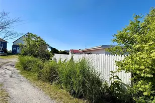 659 Succotash Rd, South Kingstown, RI 02879 - Photo 18