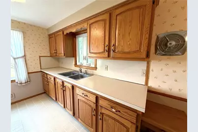 83 Crestwood Court, Cumberland, RI 02864 - Photo 8