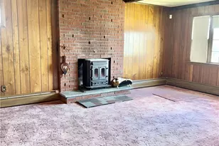24 Jacqueline Dr, Providence, RI 02909 - Photo 2