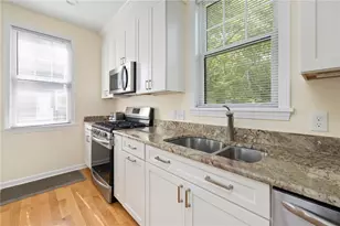 40 Lakeworth Ave, Narragansett, RI 02882 - Photo 12