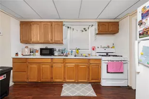 12 Grove St, West Warwick, RI 02893 - Photo 32