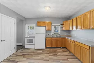 12 Grove St, West Warwick, RI 02893 - Photo 10