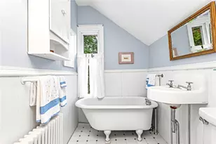 300 Kenyon Ave, South Kingstown, RI 02879 - Photo 24