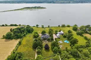 683 Neck Rd, Tiverton, RI 02878 - Photo 2