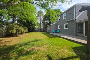 7 Wilton Ave, Pawtucket, RI 02861 - Photo 4