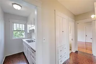 181 Saratoga Ave, Pawtucket, RI 02861 - Photo 10