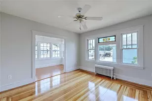 181 Saratoga Ave, Pawtucket, RI 02861 - Photo 4