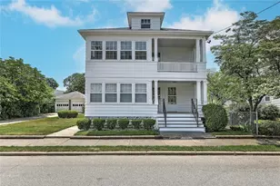 181 Saratoga Ave, Pawtucket, RI 02861 - Photo 2