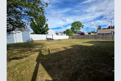 39 Allendale Avenue, North Providence, RI 02911 - Photo 2