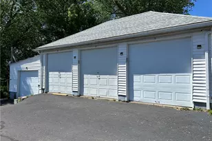 138 Kenyon Ave, Pawtucket, RI 02861 - Photo 1