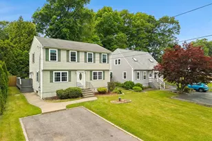 1 Wapping Dr, Bristol, RI 02809 - Photo 2