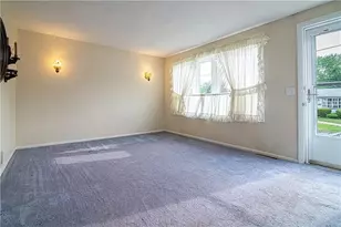 130 Kerri Lyn Rd, Warwick, RI 02889 - Photo 14