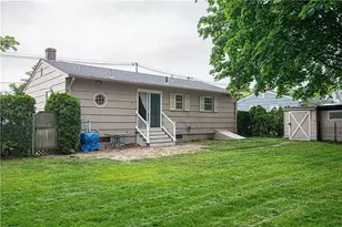 130 Kerri Lyn Rd, Warwick, RI 02889 - Photo 2