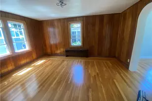 40 Amhert Ave, Pawtucket, RI 02860 - Photo 12