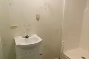 40 Amhert Ave, Pawtucket, RI 02860 - Photo 24