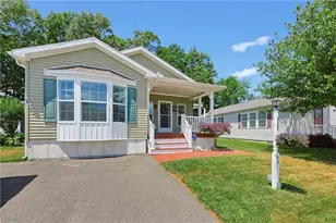 65 Lark Ln, Tiverton, RI 02878 - Photo 4