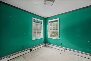 119 Rounds Ave, East Providence, RI 02915 - Photo 10