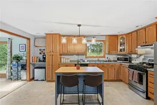 27 Royal Ave, Cranston, RI 02920 - Photo 6