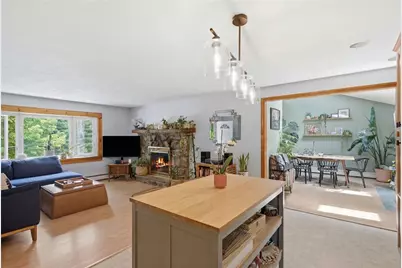 27 Royal Avenue, Cranston, RI 02920 - Photo 8