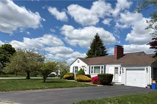 52 Elm Dr, Cranston, RI 02920 - Photo 2