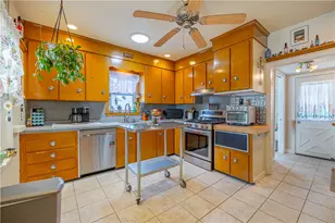 43 Duane St, Warwick, RI 02818 - Photo 10